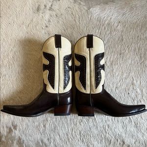 Frye Daisy Duke Cowboy Boots - size 8